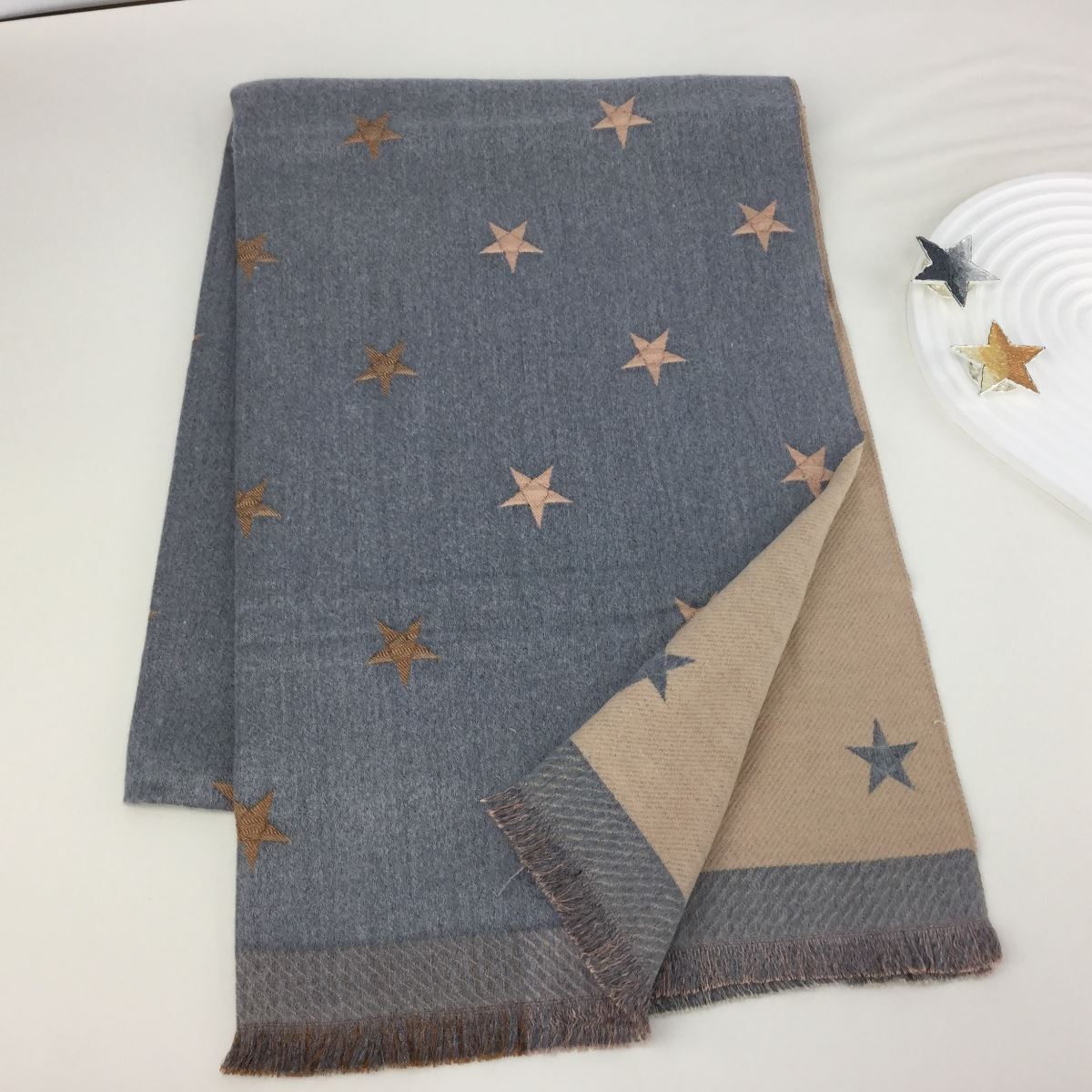 Reevo Accessories Star Design Scarf -Grey
