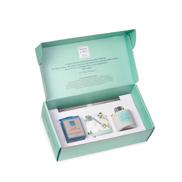 Brooke and Shoals Lavender Cyclamen and Sea Salt Candle and Diffuser Gift Set