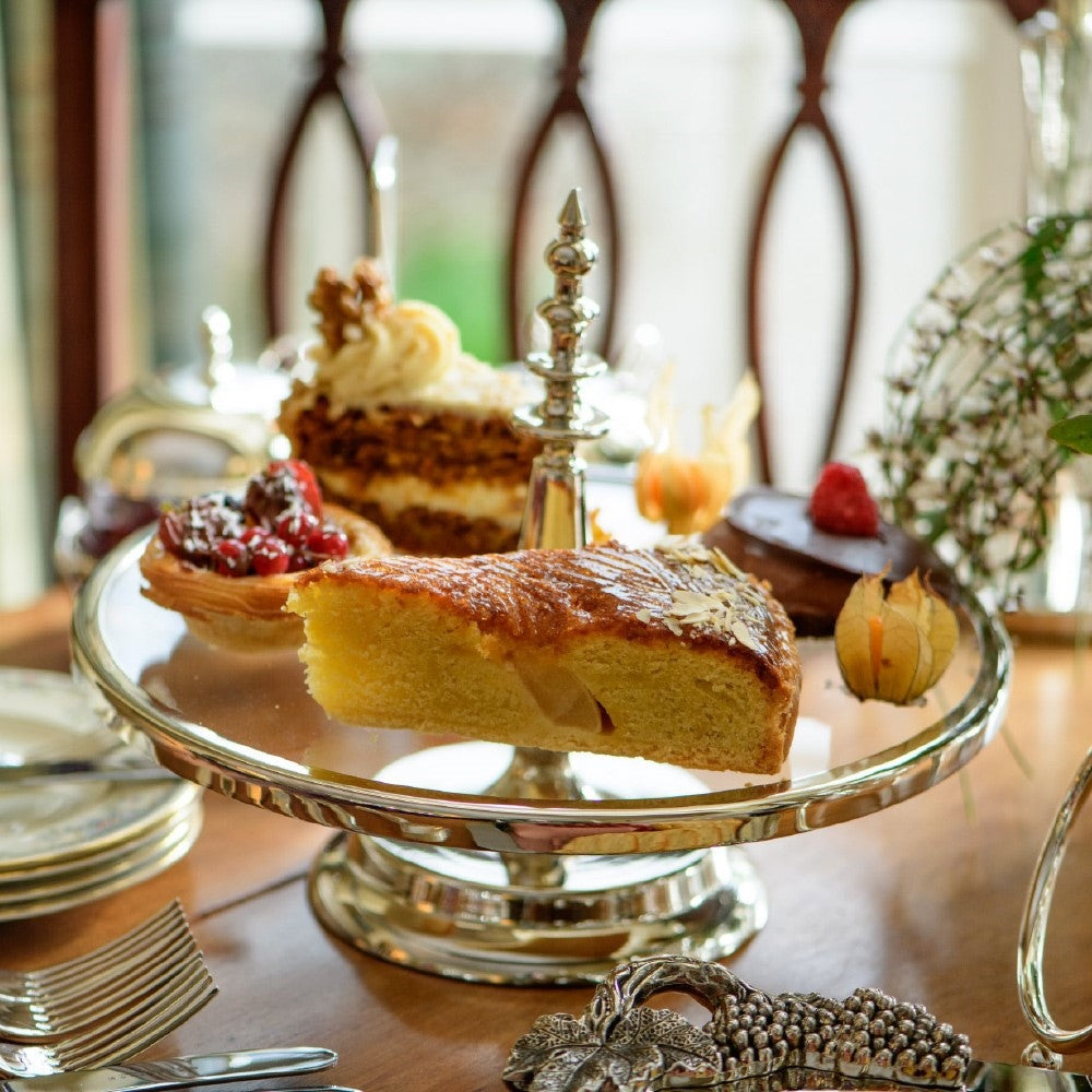 Newbridge Silverware Glass Cake Stand