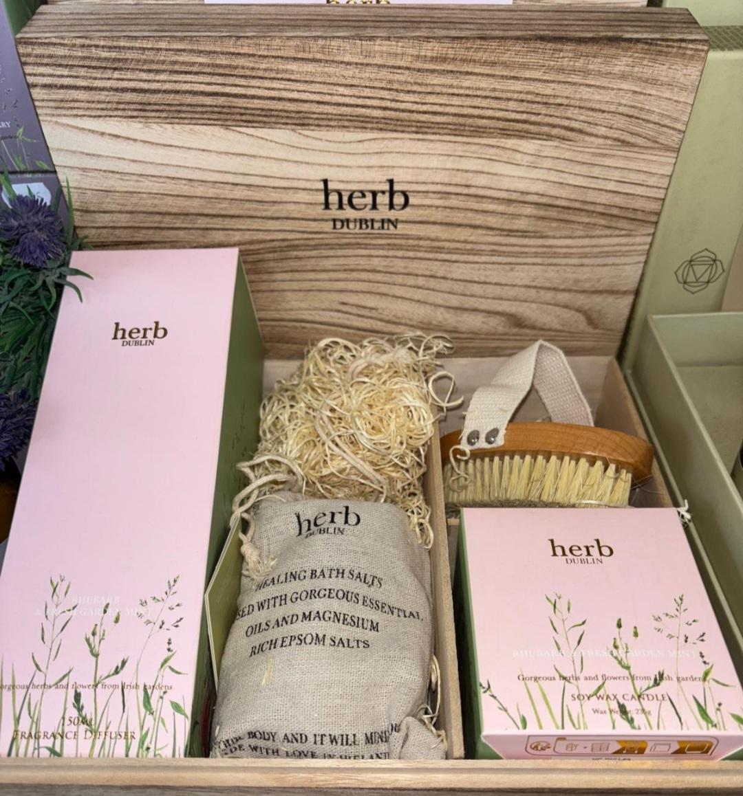 Irish Botanicals Herb Dublin Rhubarb Wooden Gift Box