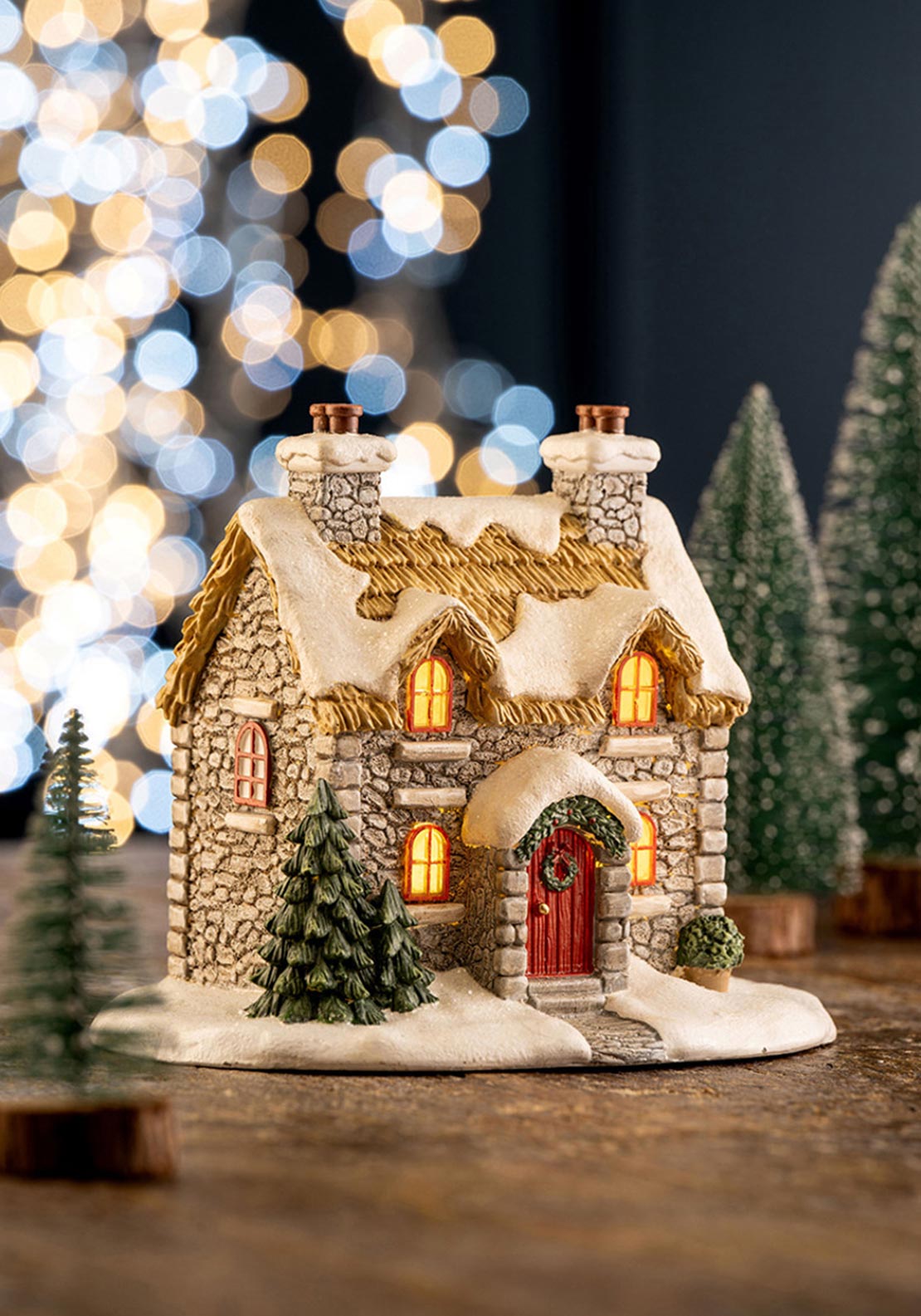 Aynsley Christmas Cottage LED
