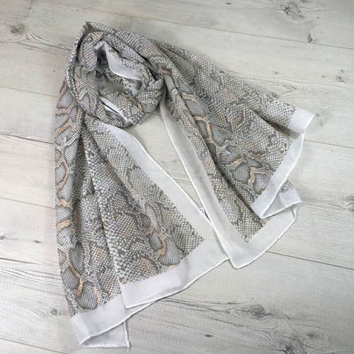 Reevo White Scarf