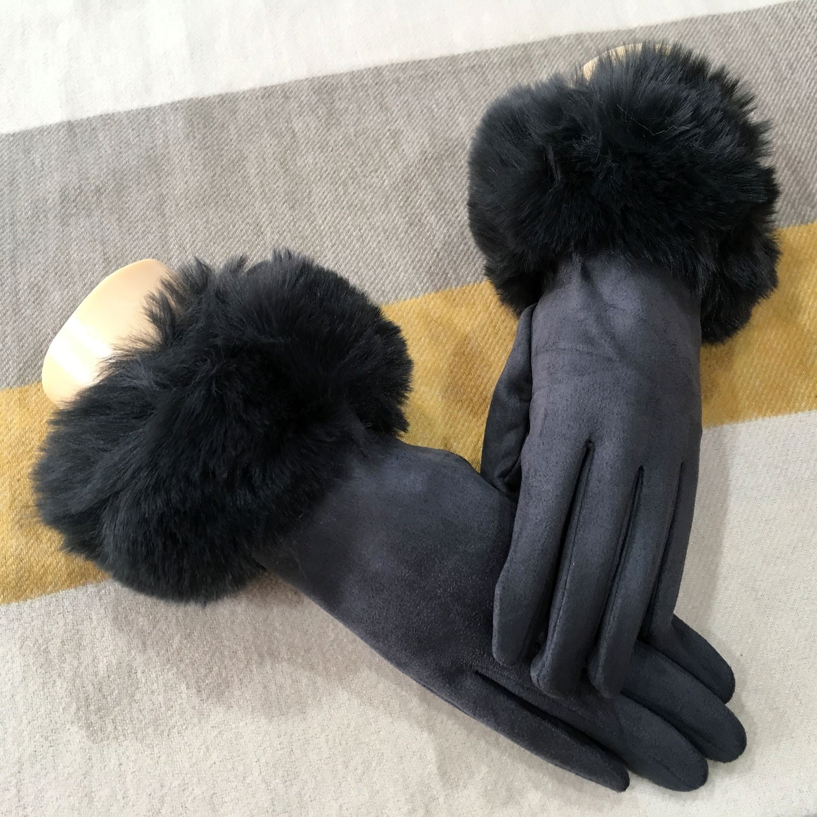 Reevo Faux Fur Gloves